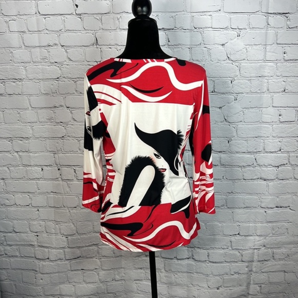 Peter Nygard Tops. Size medium. Very soft, stretchy bold print. Red/white/black - Picture 4 of 9